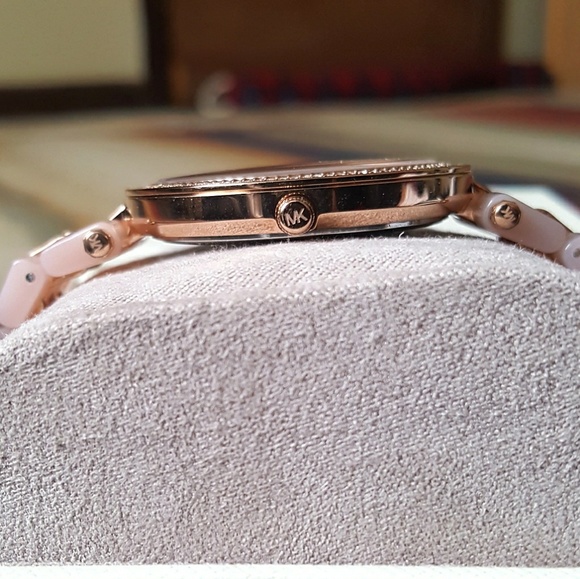 Brand NWT Michael Kors Women's rose pink watch - Picture 6 of 8